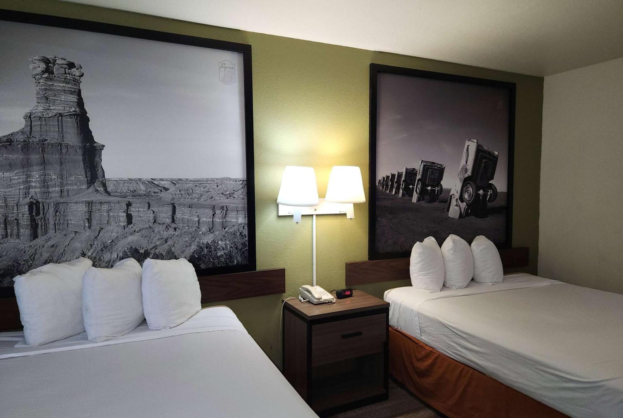 Super 8 By Wyndham Austin North/University Area Exterior photo